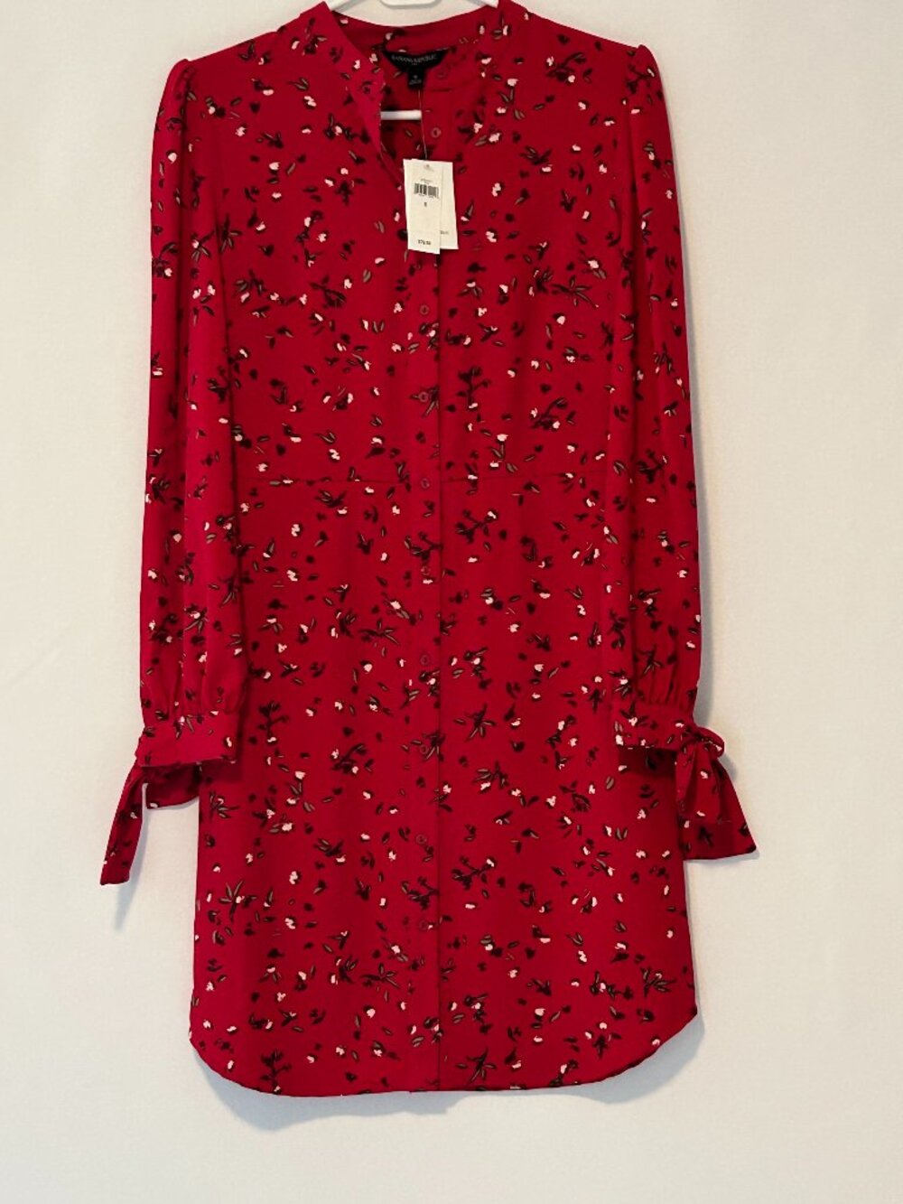 NWT Banana Republic Factory red dress, size 0, **FLAW** There's a tiny pull